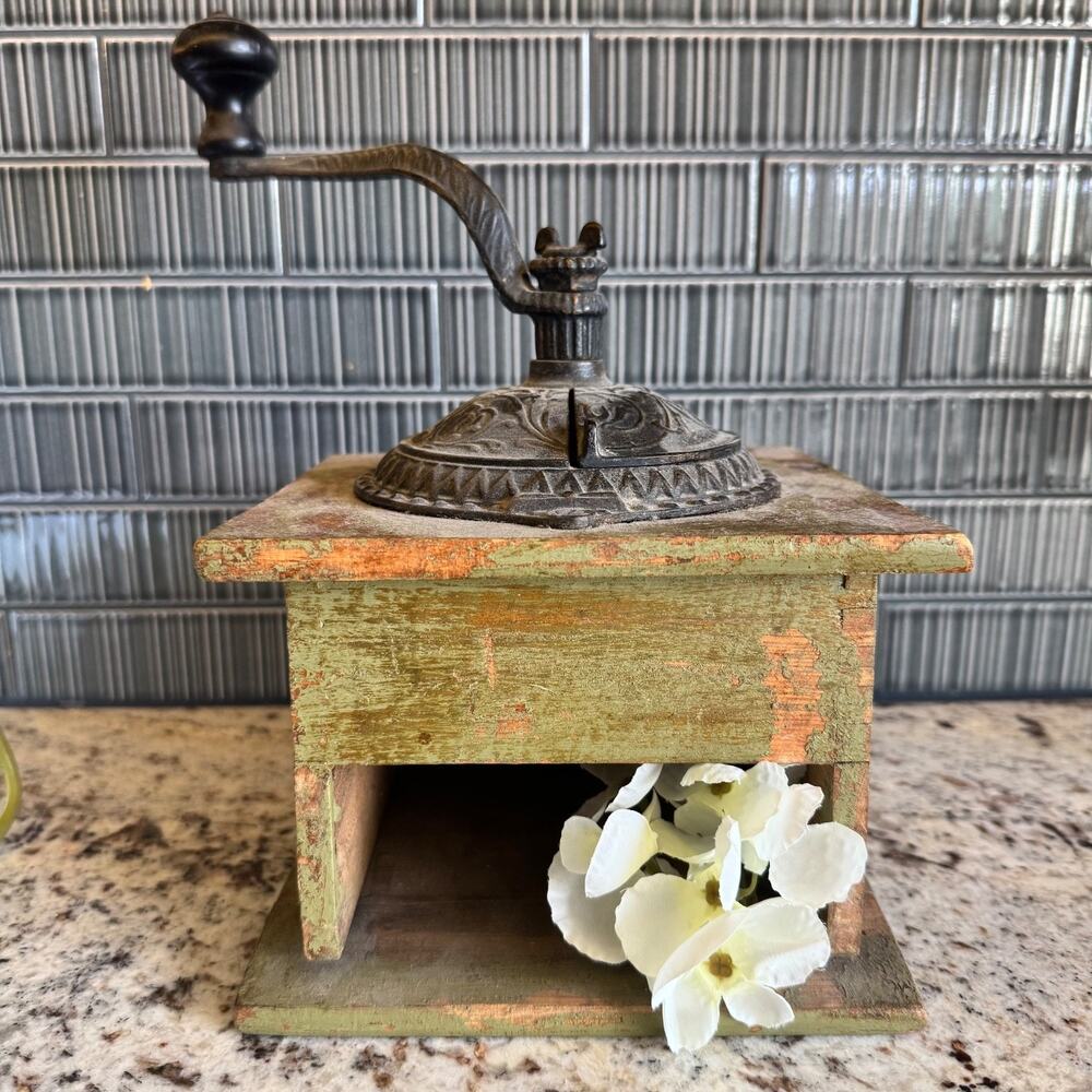 Antique Imperial Coffee Grinder Mill Cast Iron Green, Late 1800s Farmhouse Decor - Picture 9 of 10